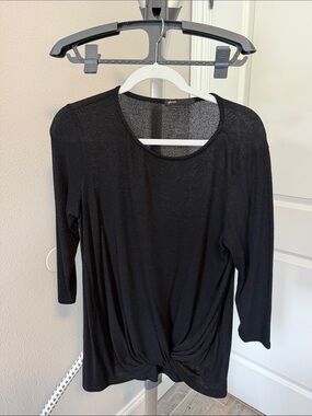 Gibson Black Front Twist 3/4 Sleeve Top